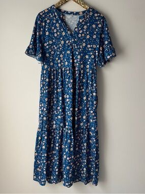Blue Floral Tiered V‑Neck Midi Dress
